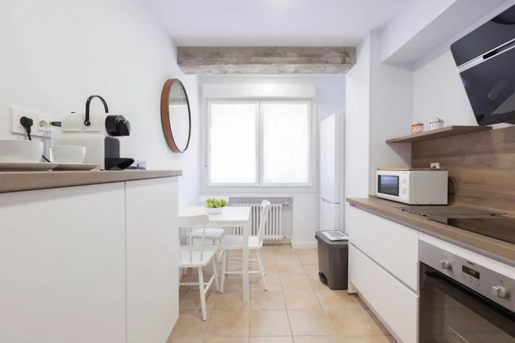 New Gorgeous Central Apartment - Beachfront - 3 Bd San Sebastian Spain