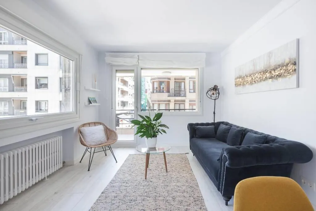 New Gorgeous Central Apartment - Beachfront - 3 Bd San Sebastián