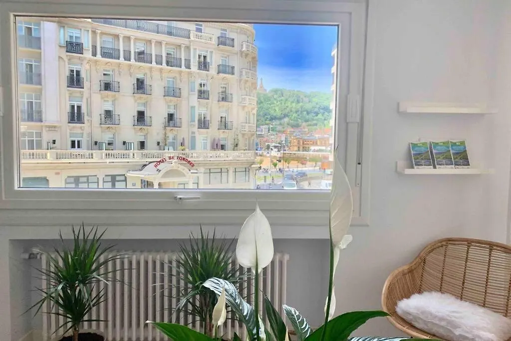 New Gorgeous Central Apartment - Beachfront - 3 Bd San Sebastián